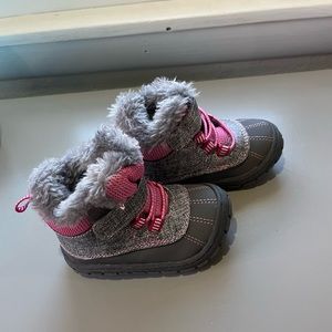 Snow boots